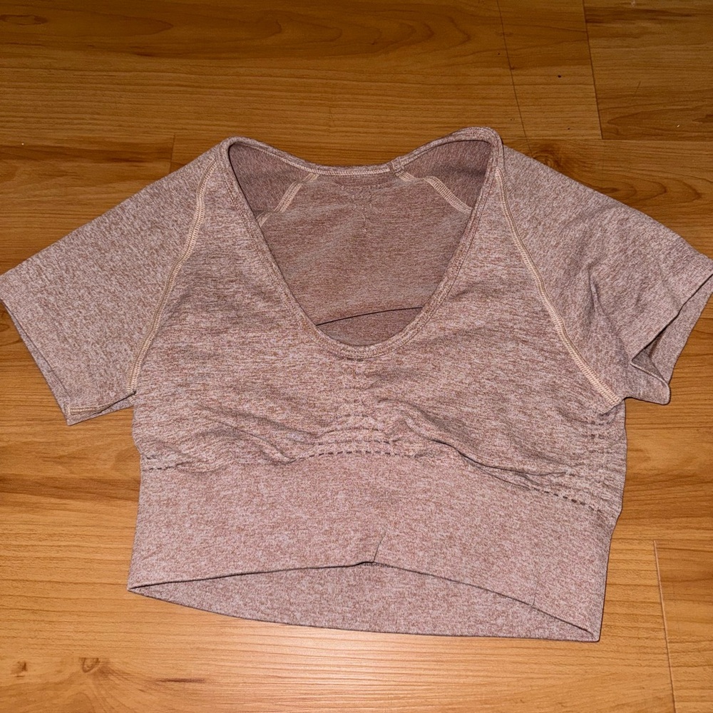 Crop tshirt!!